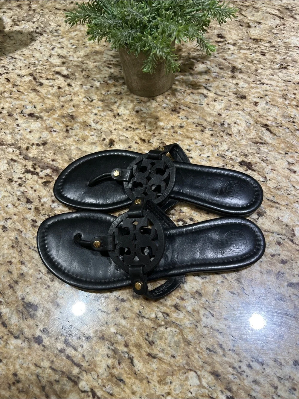 TORY BURCH Miller Black Leather Thong Sandal 8M